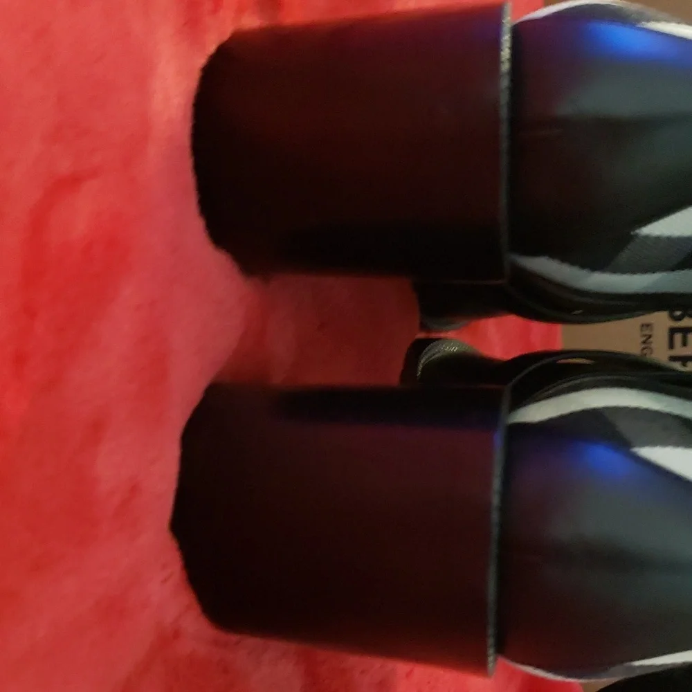 Burberry Booties - Picture 4 of 9
